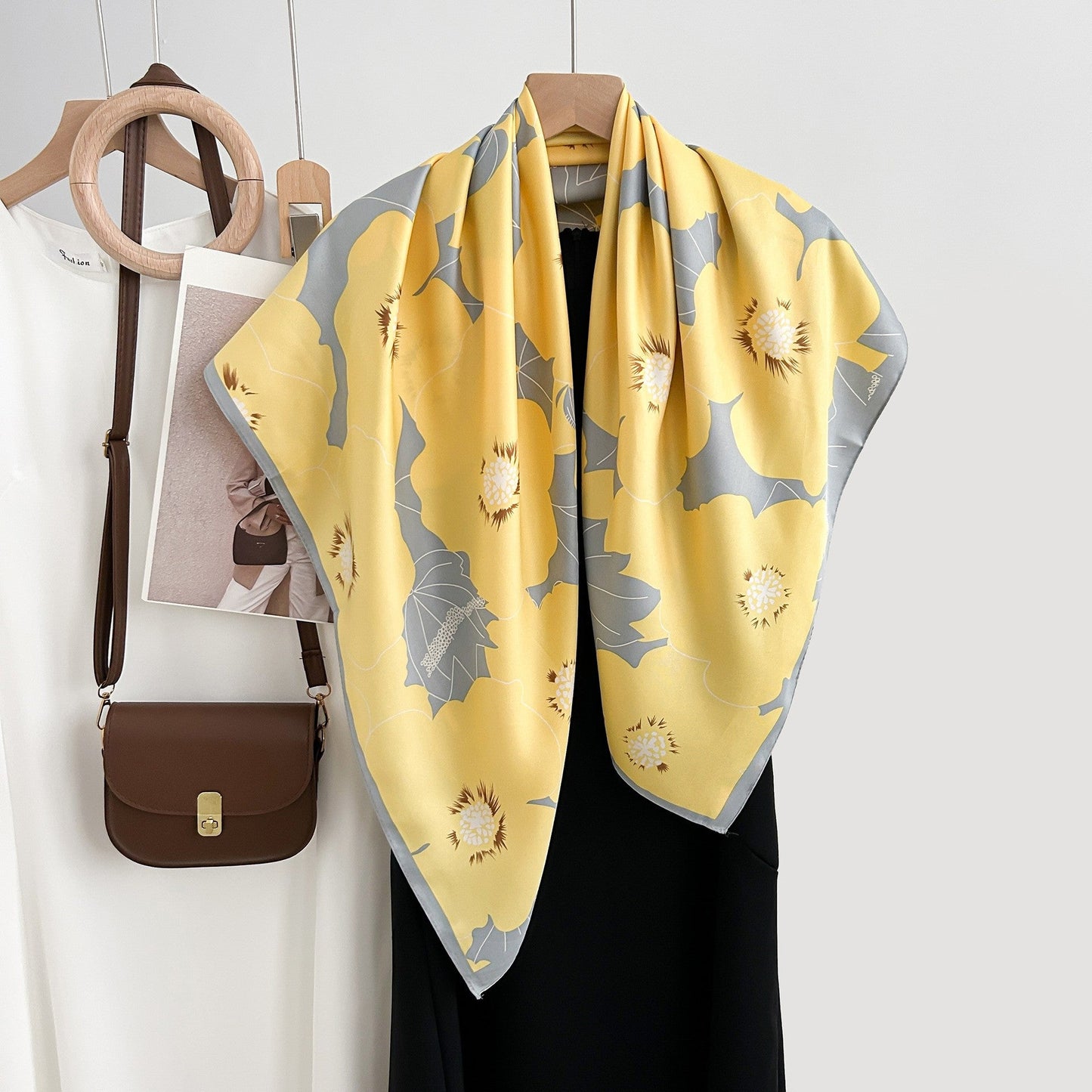 Floralis Retro Square Scarf