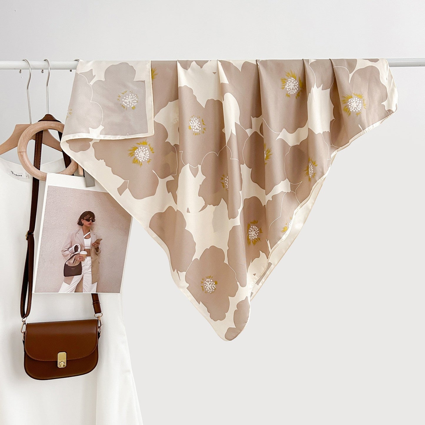 Floralis Retro Square Scarf