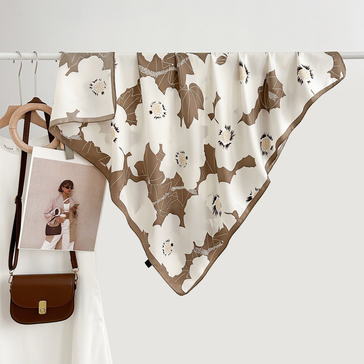 Floralis Retro Square Scarf