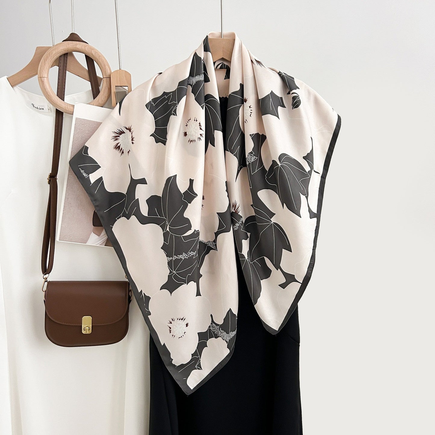 Floralis Retro Square Scarf