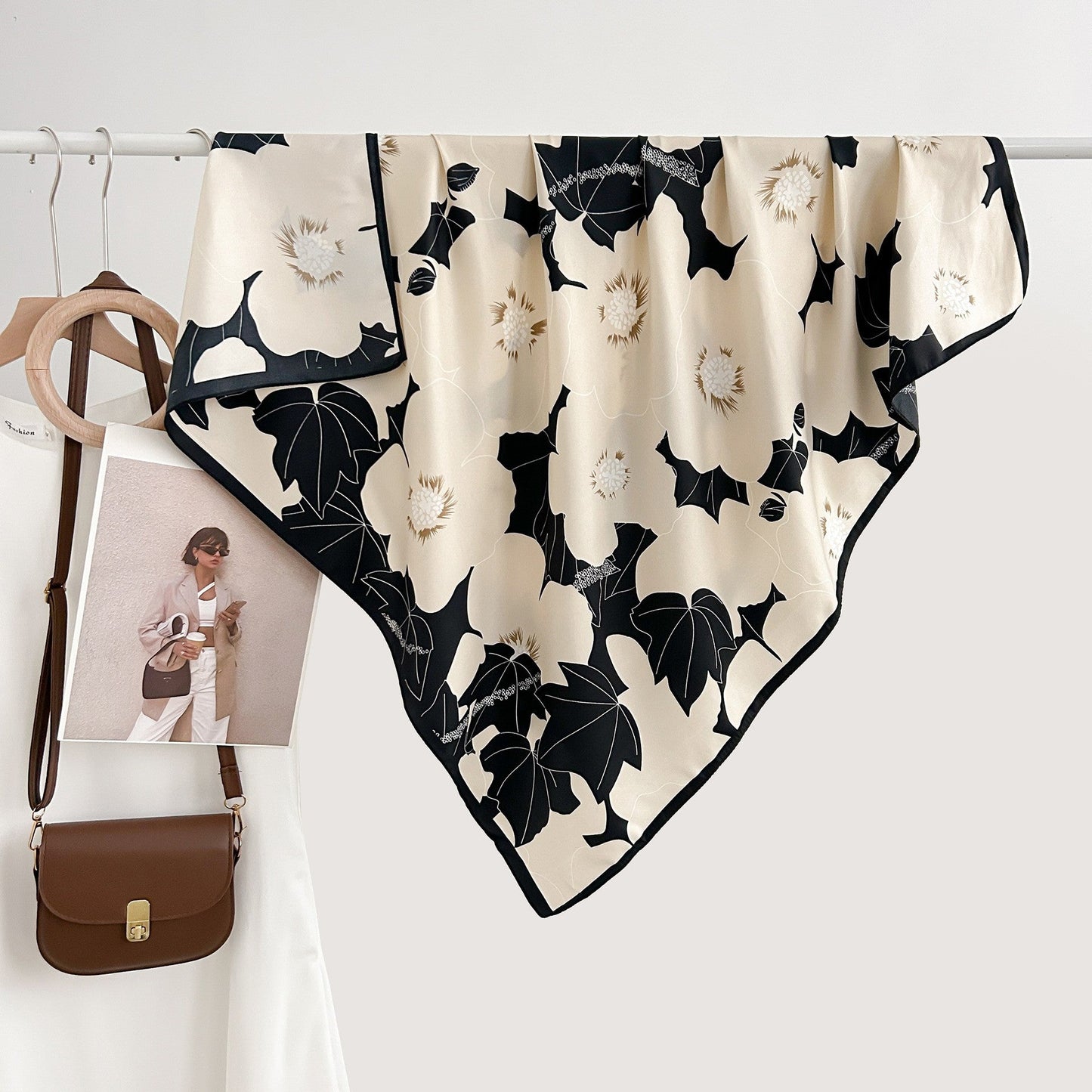 Floralis Retro Square Scarf