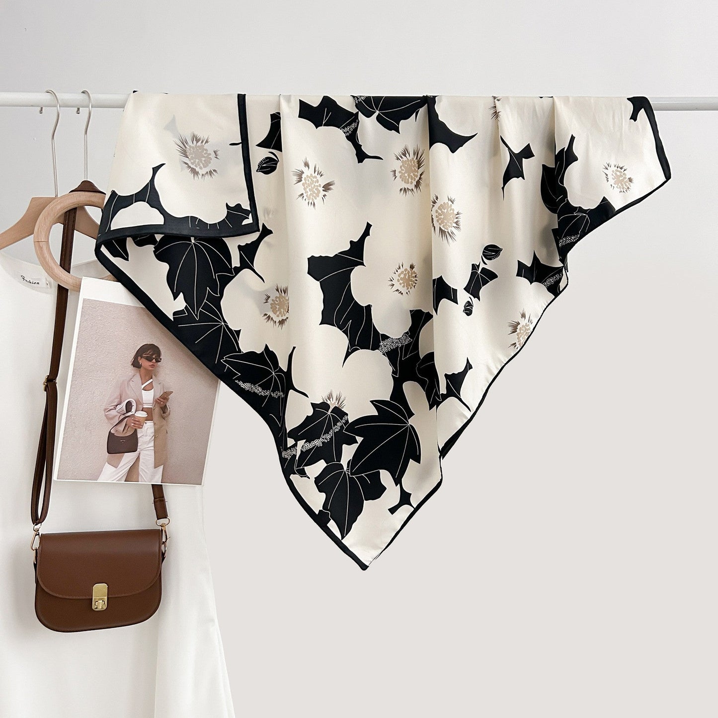 Floralis Retro Square Scarf